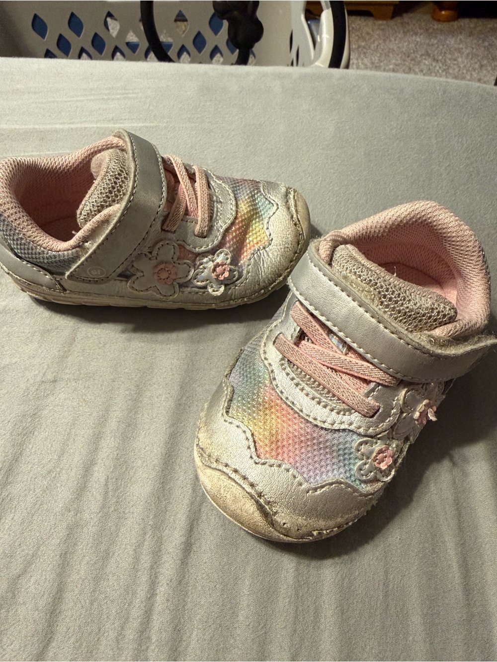 Stride Rite Toddler Soft Sole sneakers - size 6.5 wide